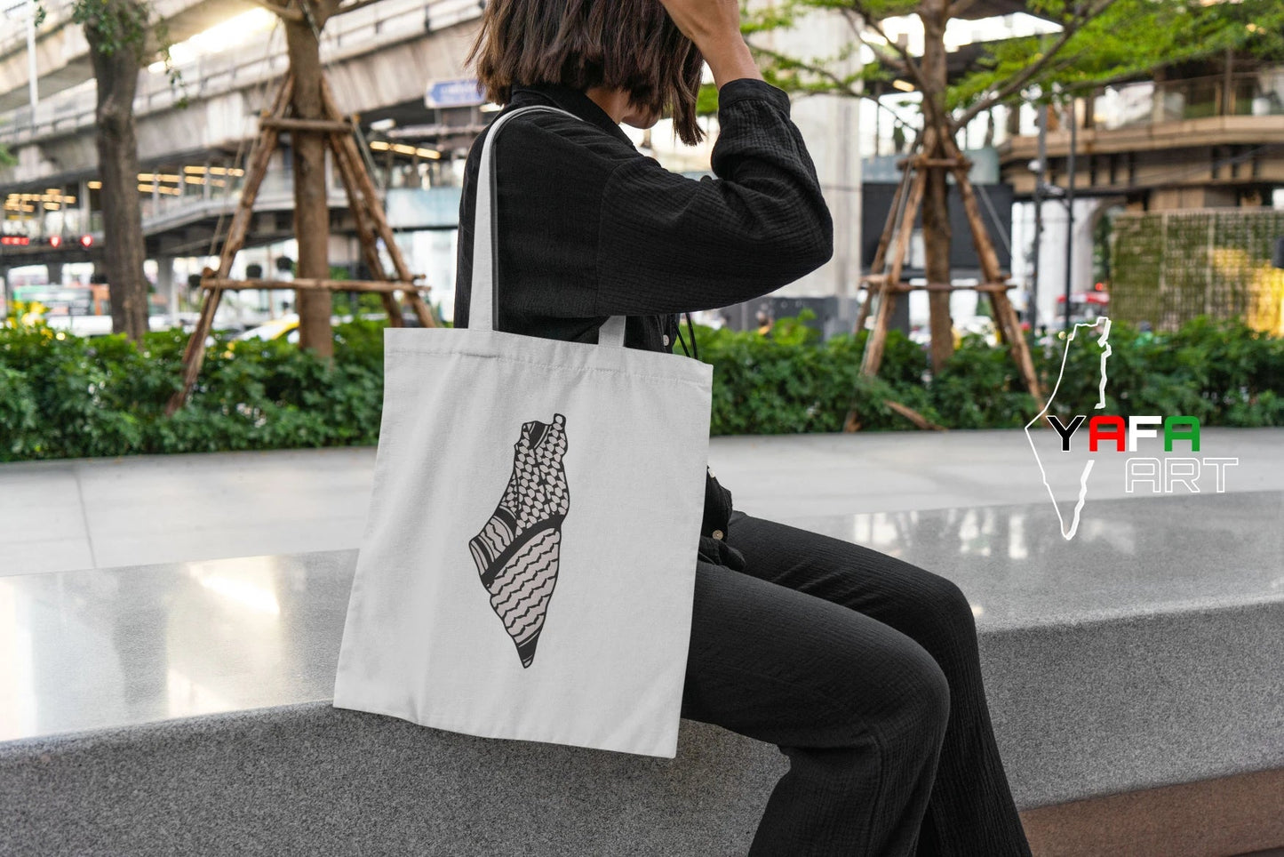 Tote bag