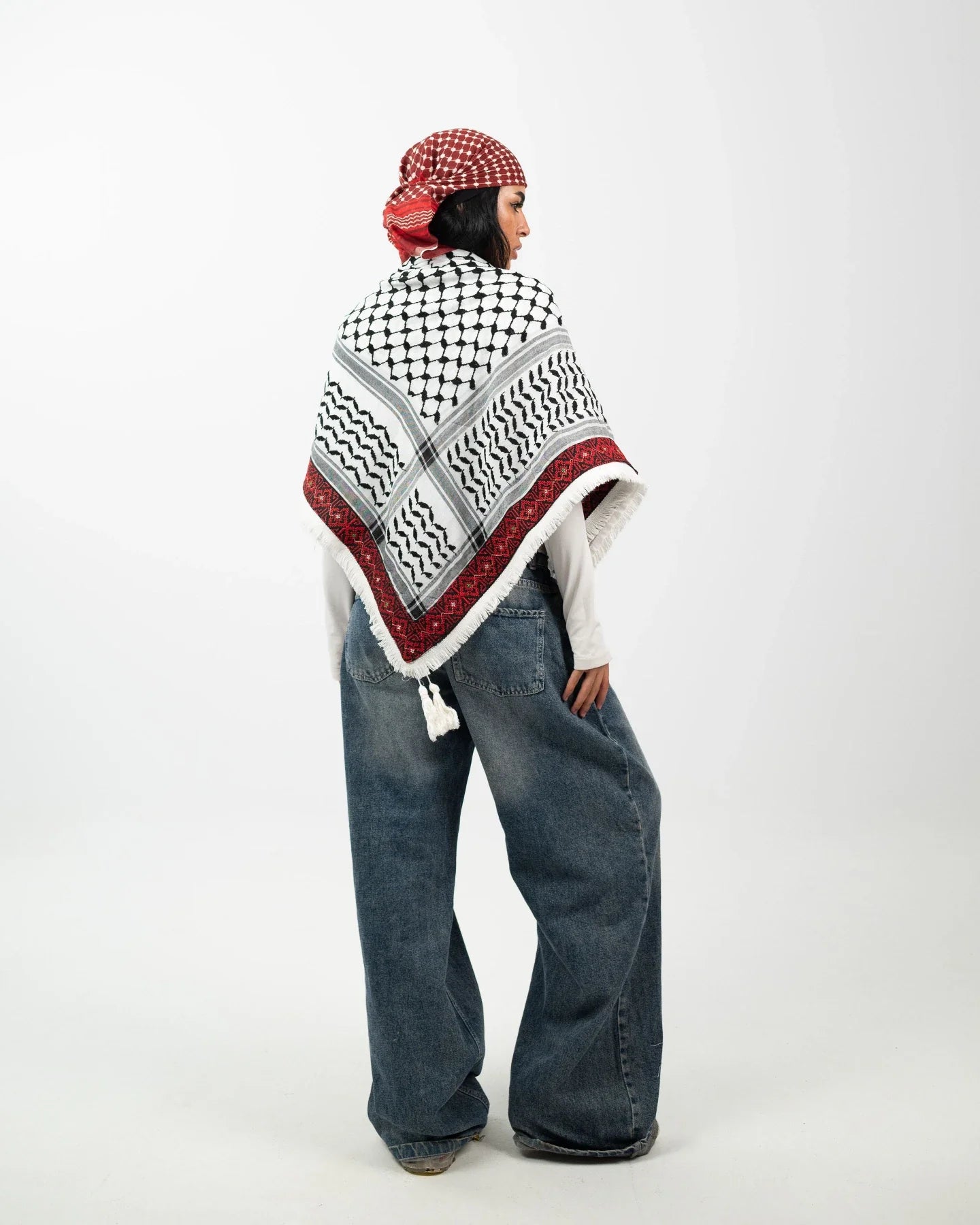 Embroidered Legacy – Red Rose kuffeyah