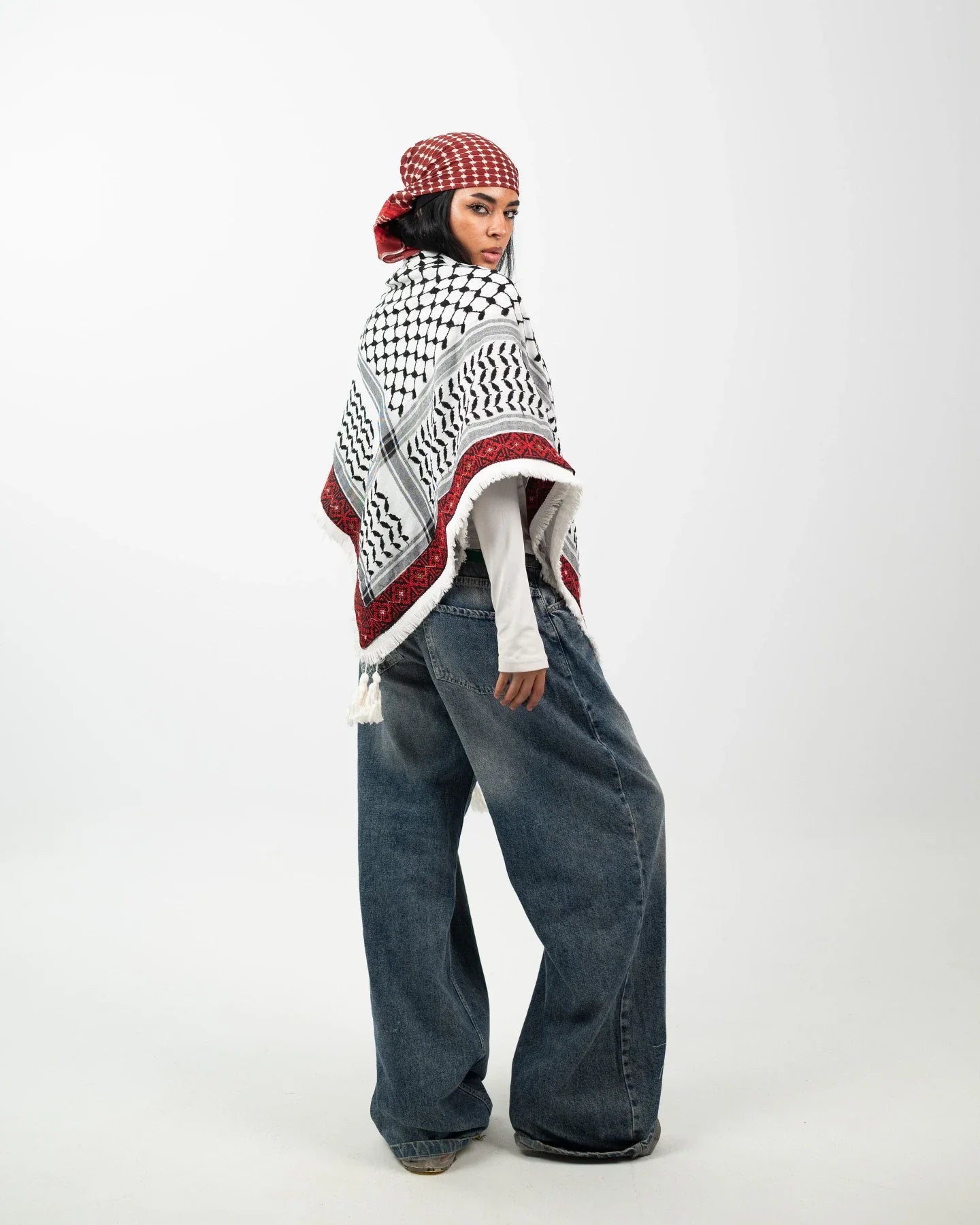 Embroidered Legacy – Red Rose kuffeyah