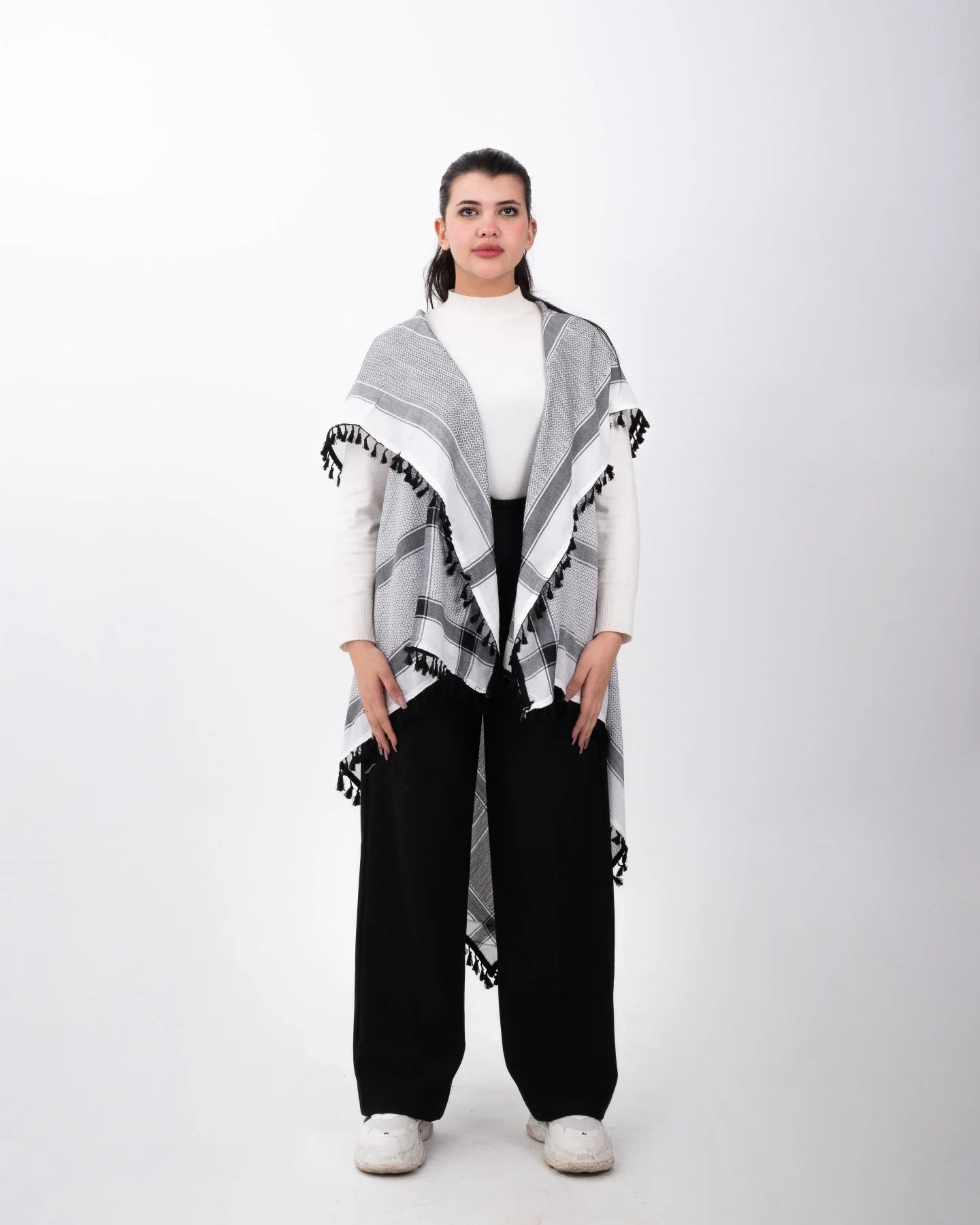 Chaleco Kufiyah original con costuras en negro y plata oscura