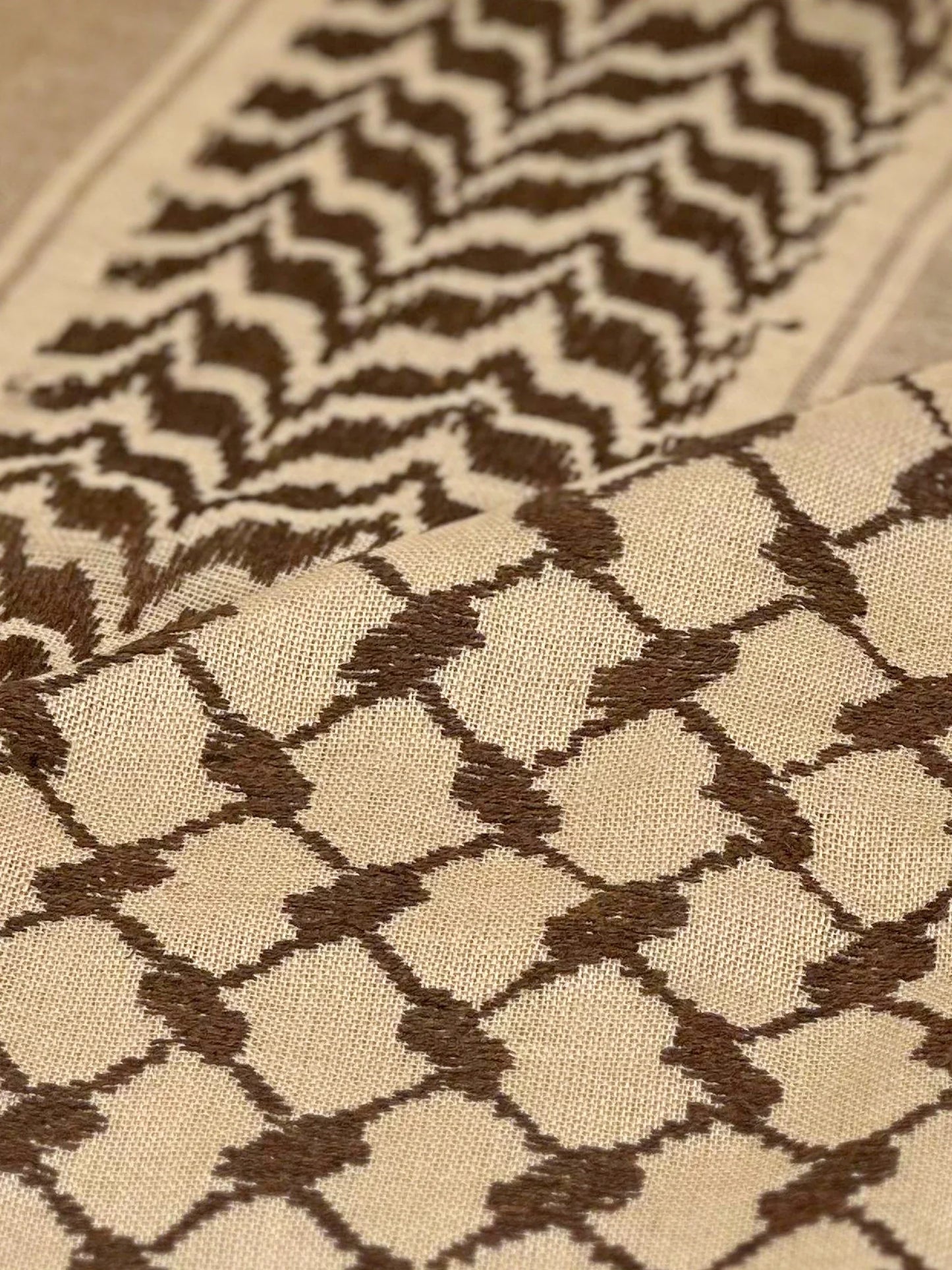 Kuffiyeh palestina marrón del desierto por YAFA ARTS