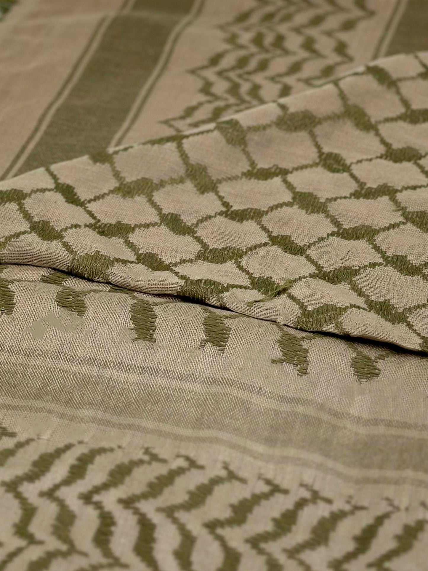 Kuffiyeh palestina de desierto y olivo de YAFA ARTS