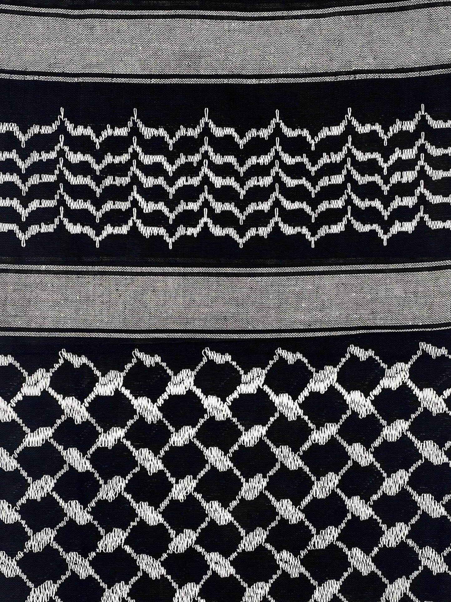 Kuffiyeh palestina auténtica de color blanco hielo y negro